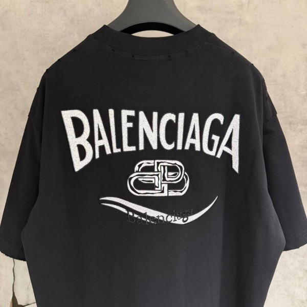 BALENCIAGA BLACK T-SHIRT WITH PRINTED DESIGN ON THE BACK 4