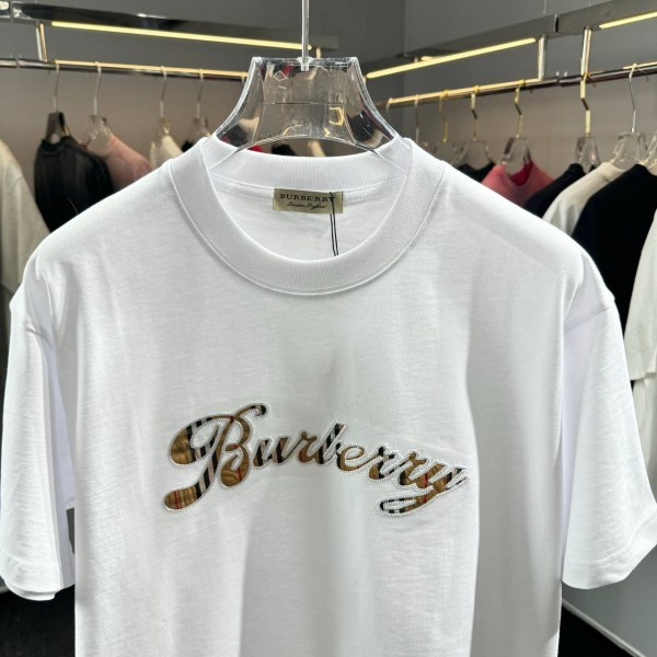 BURBERRY WHITE COLOR MIDDLE LOGO 2