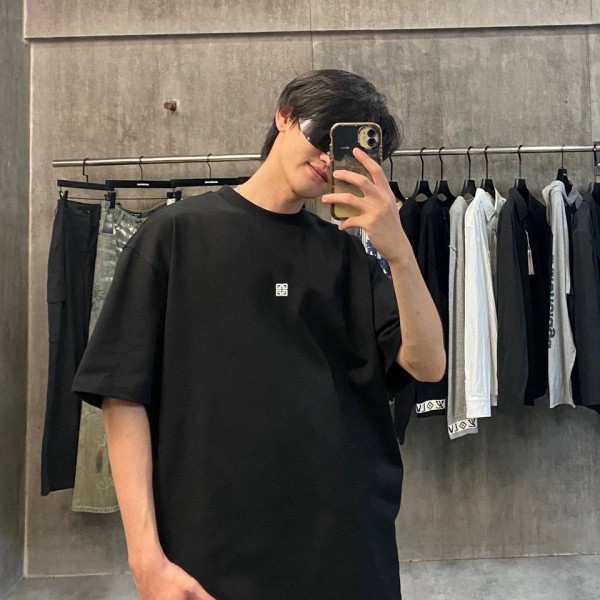 GIVENCHY BLACK 2