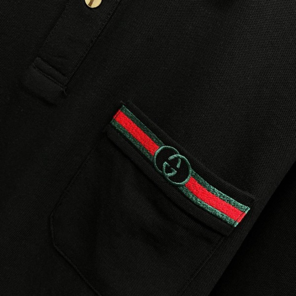 GUCCI COLLAR, POCKET DETAILS AND PRINTED WITH TEXT, IN BLACK COLOR. 3