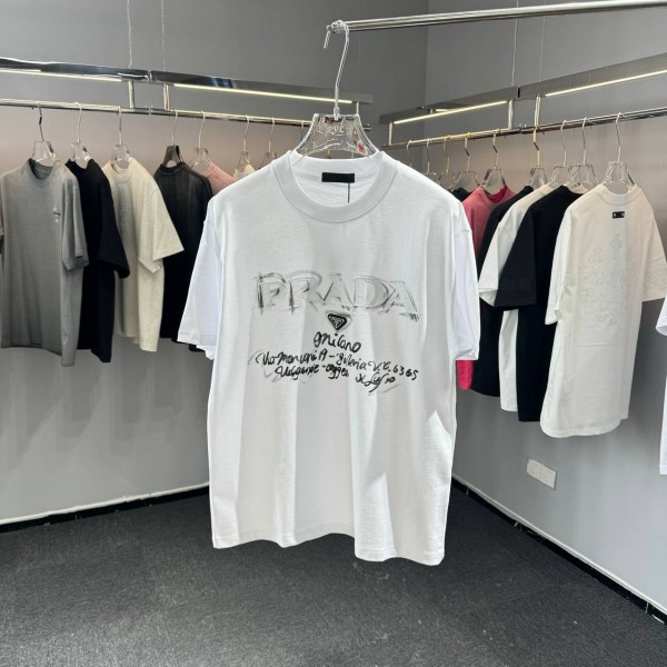 PRADA WHİTE COLOR WITH LARGE LETTERING