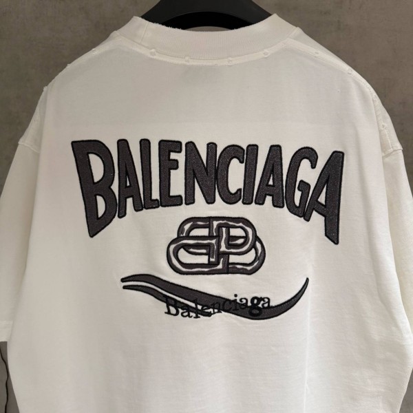 BALENCIAGA WHITE T-SHIRT WITH PRINTED DESIGN ON THE BACK 4