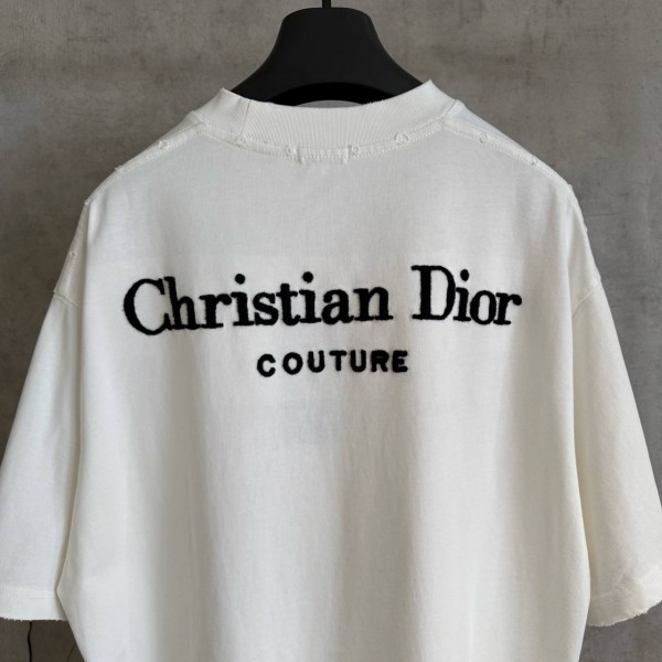 DIOR WHITE COLOR T-SHIRT WITH CHEST STAMPING 4