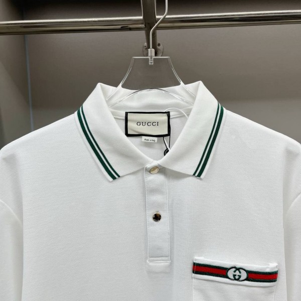 GUCCI COLLAR WITH POCKET DETAIL AND TEXT PRINTING 3