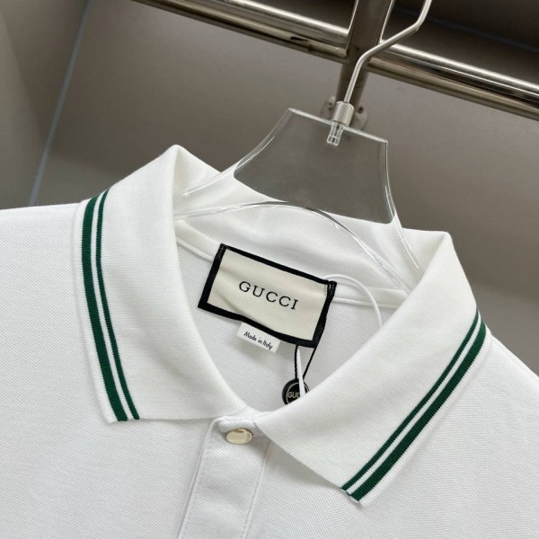 GUCCI COLLAR WITH POCKET DETAIL AND TEXT PRINTING 4