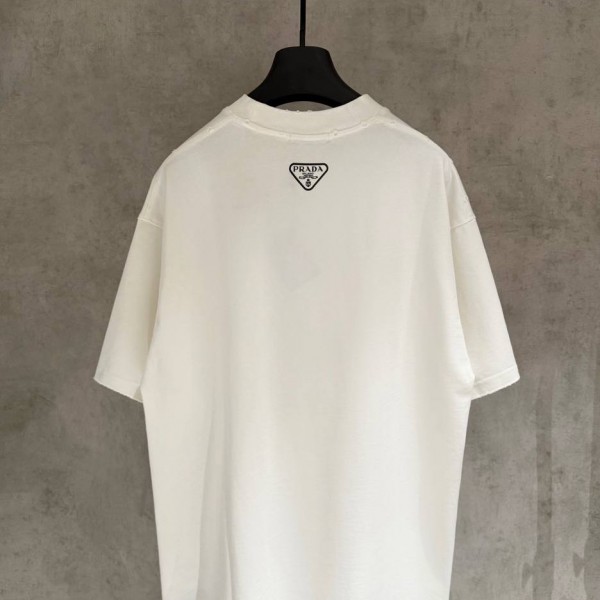 prada white color T-shirt with a black stripe in the middle 2